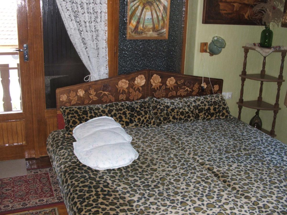 Hotel Agancs Vendégház à Balatonszárszó Extérieur photo